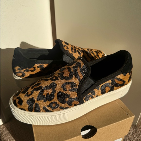 UGG Cahlvan Panther Print Sneaker - size 8 - NEW IN BOX - Picture 2 of 10